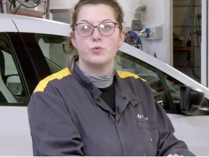 Carrossière de l'atelier Toison d'Or Auto